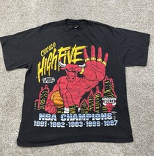 Vintage Chicago Bulls 1997 NBA Champions High Five Fingers Skyline Size XL NBA picture