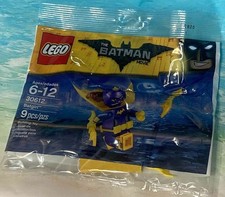LEGO Batman Movie: Batgirl Minifigure with Batarang 2016New picture