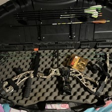 Diamond Edge SB-1 Compound Bow Right Hand Ready To Hunt 70lb 15 To 30 Inch picture
