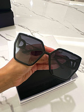 Dior Women’s Geometric Oversized Sunglasses Black Plastic Frame Gray Tinted picture