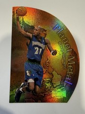 Title: 1998-99 SkyBox Metal Universe Kevin Garnett Planet Metal #7 PM Die-Cut picture