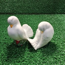 Vintage 1993 Avon Holiday Dove Salt & Pepper Shakers - Never Used picture