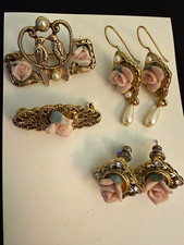 Vintage Victorian Gold Tone Pink Rose Faux Pearl Brooches & Earrings Lot picture