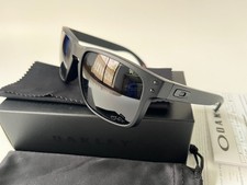 Oakley Holbrook OO9102 Sunglasses Matte Black /Bllack Polarized Sunglasses picture