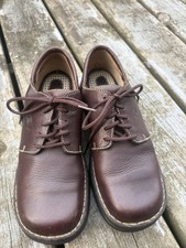 Men's Born shoes size 10 Medium picture