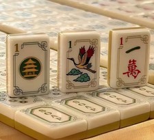 Double-Layer Vintage Themed American Mahjong Set 160 Premium Mahjong Tiles picture