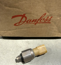Danfoss Turbocor Compressor Discharge P/T Sensor Press Temp 100037-2 (OEM) *NEW* picture
