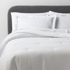 3pc Full/Queen Luxe Embroidered Border Comforter and Sham Set White/Light picture