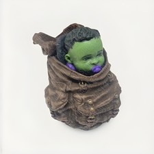 Mezco One:12 Old Man Logan - Backpack & Baby Hulk Wolverine X-Men 1:12 Scale picture