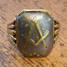 Vintage 1960s Solid 9ct Gold Masonic Hematite Signet Ring – 4.1g.    Size 9 picture