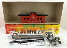 VINTAGE Roundhouse 03578 HO Scale D&H 26' Steel 4 Window NE Caboose Road #35807 picture