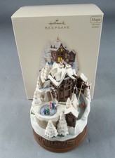 2007 Hallmark Keepsake Snowy Mountain Lodge Christmas Holiday Ornament Works picture