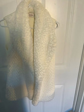 Le Moda Women's White Faux Fur Vest picture