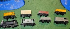 HO Guage Hornby Dublo 0-6-0 Steam Engine With 7 Frieght Cars picture