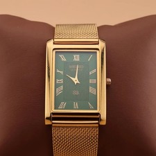 VINTAGE SEIKO SLIM GREEN DIAL WITH A MATCHING GOLD CHAIN  MEN'S QUARTZ WATCH picture
