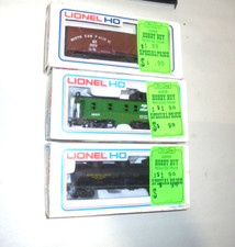 LIONEL 3 HO VINTAGE TRAIN FREIGHT CARS WITH BOXES picture