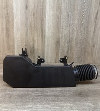 2019-26 CHEVY SILVERADO GMC SIERRA 1500 2.7L AIR INTAKE OUTLET DUCT OEM 86570372 picture