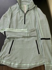 ⭐️NWOT🧩Lululemon🧩Race With Grace 1/2 Zip Top Size 6🧩Stripe Green Teal picture