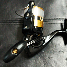 Daiwa Shock 2500B Spinning Reel Right Hand 5.3:1 4BB Front Drag Pre-Spooled picture