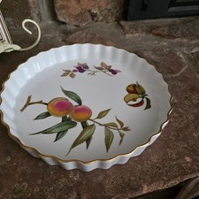 Royal Worcester Evesham Gold Fine Porcelain 9.5 Inch Fluted Quiche Tart Dish picture