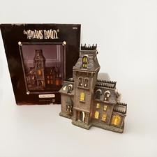 Department 56 The Addams Family House Lighted Boxed Halloween Village Building picture