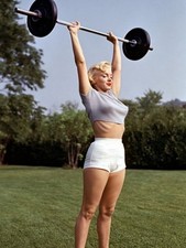 Marilyn Monroe Lifting Weights Poster 24x36