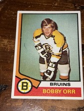 1974 Topps Bobby Orr #100 Boston Bruins Vintage NHL Hockey HOF Card picture
