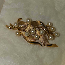 Trifari Vintage Leaf Brooch Pin with Faux Pearls Gold Tone picture