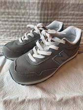 VERY GOOD- Boys New Balance Running Shoe size 3 picture