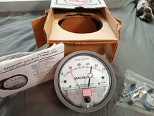 NEW IN BOX Dwyer 4