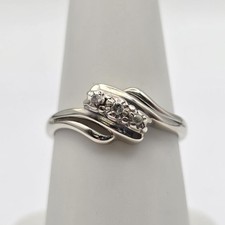 10K White Gold Round Natural Diamond Three-Stone Bypass Over Under Ring Size 7 picture