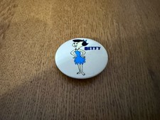 VINTAGE 1985 FLINTSTONES BETTY RUBBLE PIN HANNA BARBERA PINBACK USA MADE picture