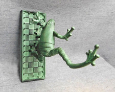 MacKenzie & Childs Frog King Cast Aluminum Wall Plant Hanger Retired New India picture