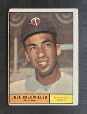 1961 Topps #557 Jose Valdivielso (High #) - Minnesota Twins - low grade picture