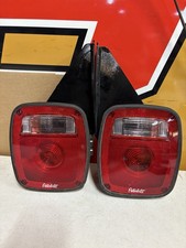 Peterbilt Signal Stat 5010 Tail Lights Pair 537 379 567 579 Paccar P11-6369R & L picture