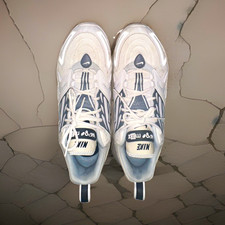 Nike Air VaporMax Evo Mens Low Top Lace-Up Athletic Sneakers White Gray Black picture