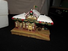 Hawthorne Village Thomas Kinkade Village Illuminated Train Station Resin 2008 picture