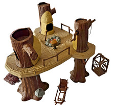 Vintage 1983 Kenner Star Wars Ewok Village Playset ROTJ - Nearly Complete picture