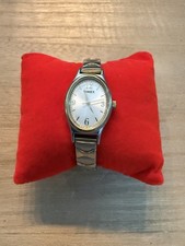 GORGEOUS VINTAGE Women's Two-Tone Timex RUNNING AND IN GREAT SHAPE picture