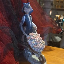 Retired Lladro “A Barrow of Blossoms” 1419 A Girl w Wheelbarrow of Flowers Mint picture