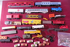 Large Lot of HO Train Cars Parts Pieces Repair Rivarossi Bachmann Tyco +++ picture