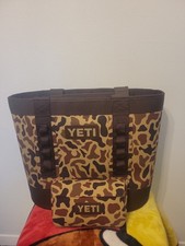 Yeti Camino 35 With 1l Sidekick Wetlands Camo picture