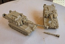 One HO 1/87 scale M109a6 Paladin SPA w/ reversed baske flat car load UNIQUE picture