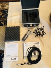 AKGP220 High-Performance Large Diaphragm True Condenser Microphone + accessories picture