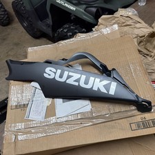 Nos SUZUKI GSXR600 06-07, GSXR750 06-07 Fairing Belly Pan RH Blk 9447001H01YKV picture