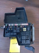 2002-2004 Dodge 1500 Engine Fuse Box Assembly OEM picture