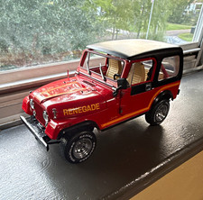 Franklin Mint 1:24 Jeep CJ-7 Renegade Red/Black Diecast w/ Opening Hood DAMAGED picture