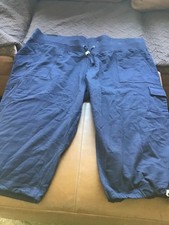 AVENUE Navy Blue Knit Cargo Capri Utility Outdoors Capri Pants Size 26-28 picture