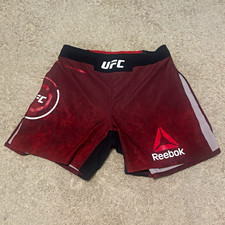 NWOT Rare Reebok UFC Men's MMA official Fight Shorts Size 32 Red high split picture