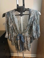 BCBGMaxAzria Size Small Cold Shoulder Tie Front Kimono Blouse picture